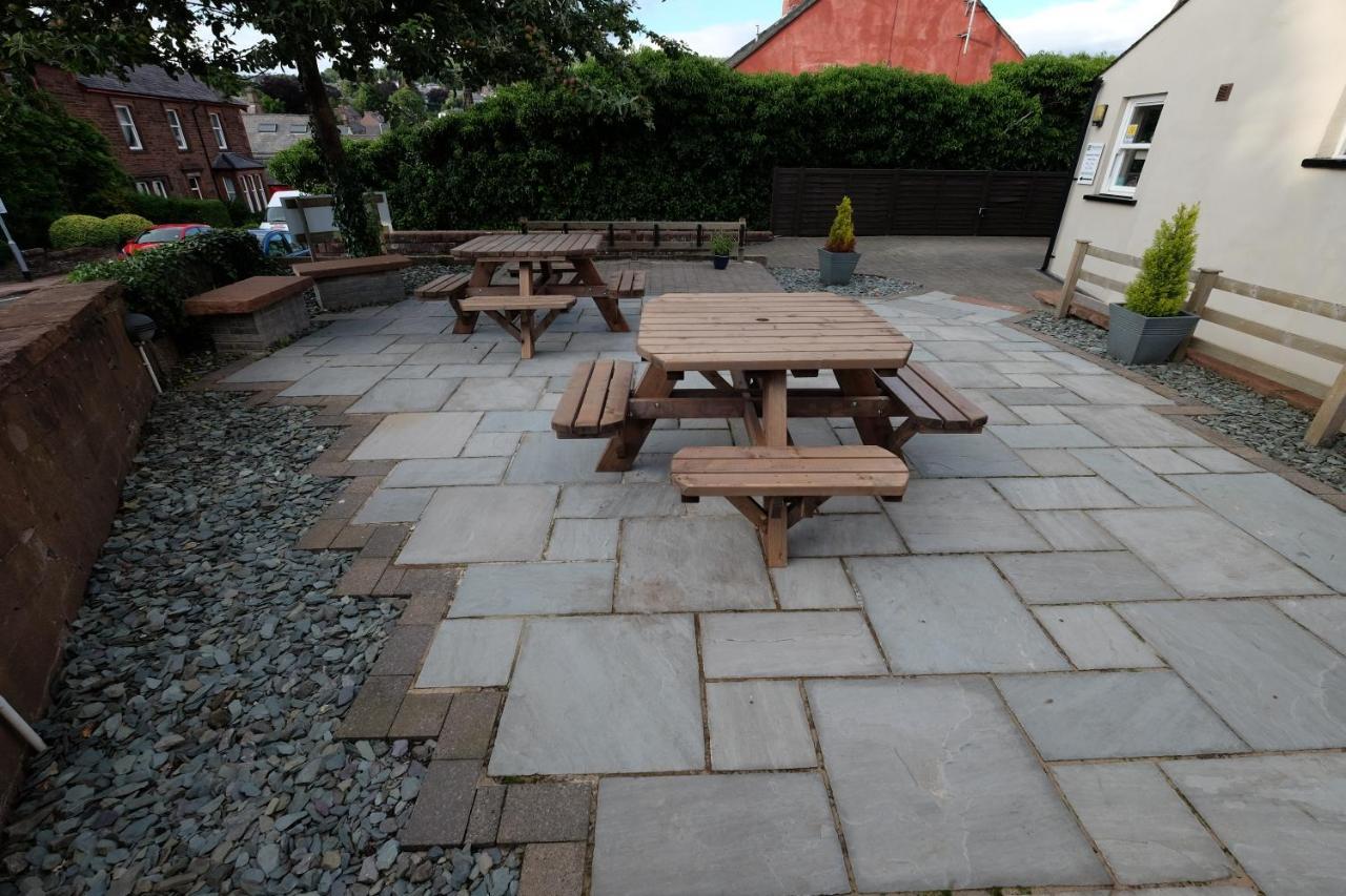 Wayfarers Independent Hostel เพนริท ภายนอก รูปภาพ